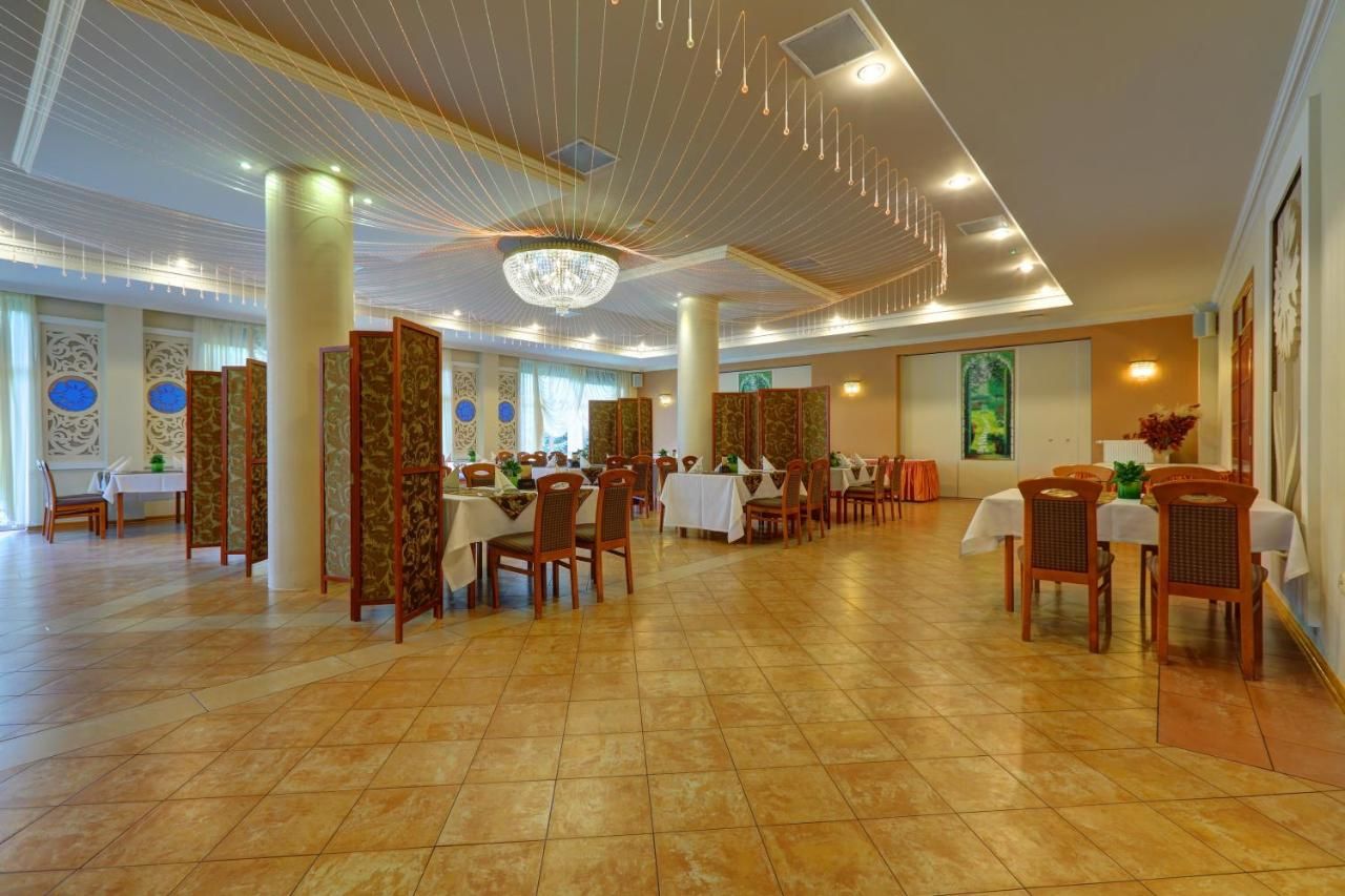 Отель Hotel Chabrowy Dworek Тересин-47