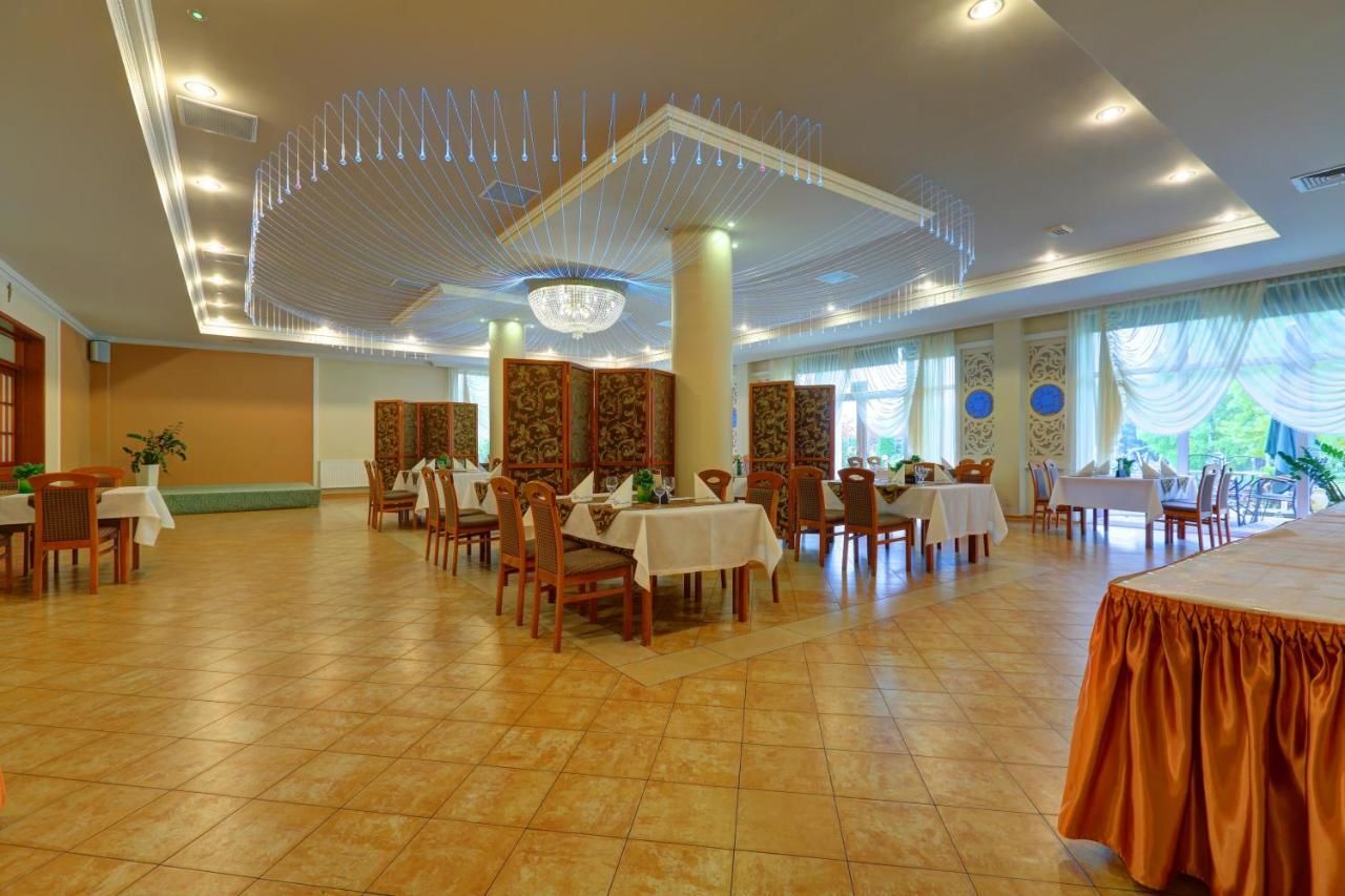 Отель Hotel Chabrowy Dworek Тересин